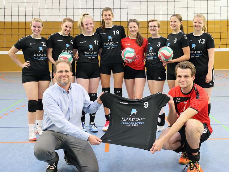 1. Volleyballfrauen SC DJK - Trikotsponsor Stefan Batkowski und Trainer Michi Meyering 1. Volleyballfrauen SC DJK - Trikotsponsor Stefan Batkowski und Trainer Michi Meyering