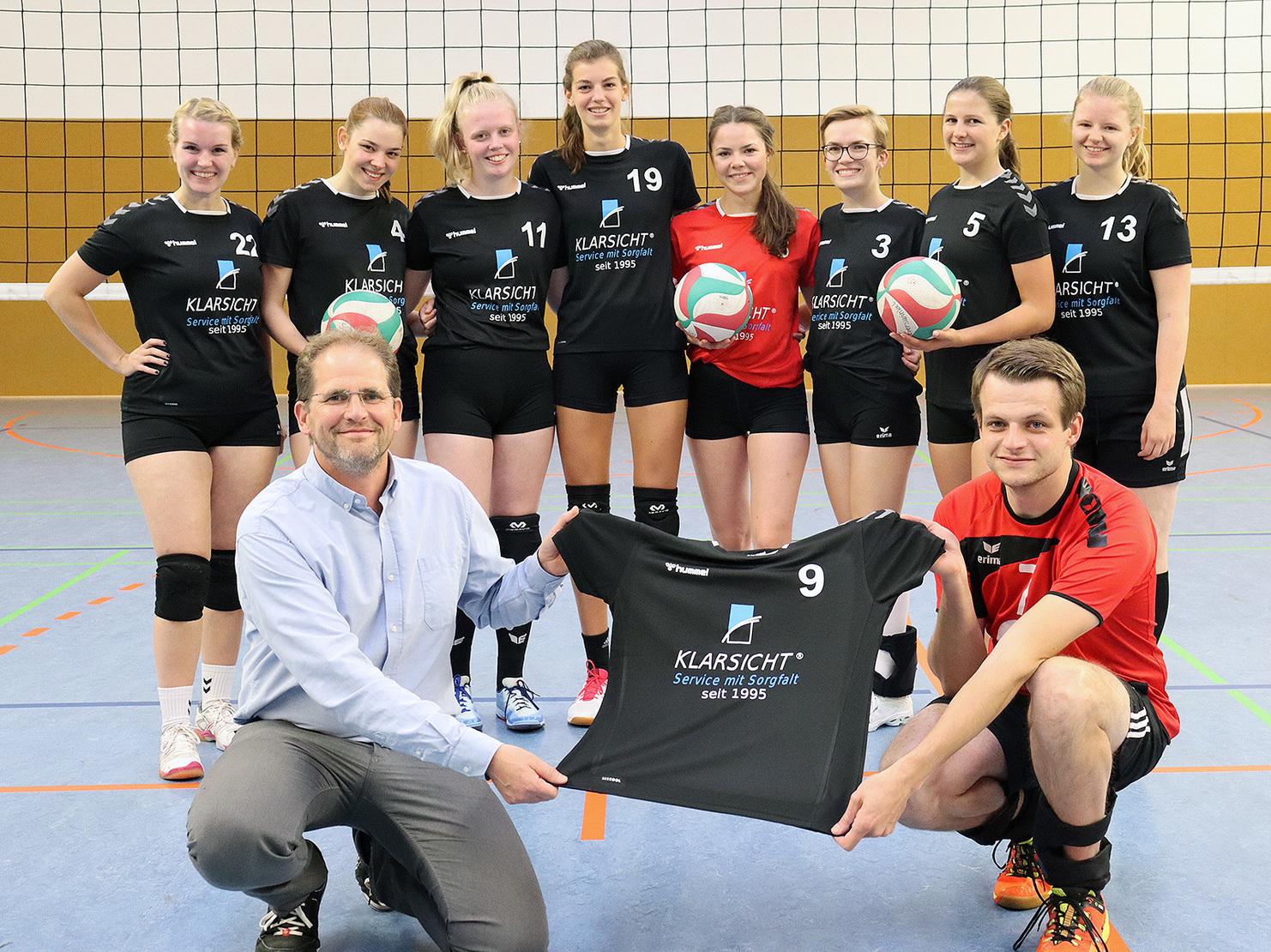 1. Volleyballfrauen SC DJK - Trikotsponsor Stefan Batkowski und Trainer Michi Meyering 1. Volleyballfrauen SC DJK - Trikotsponsor Stefan Batkowski und Trainer Michi Meyering